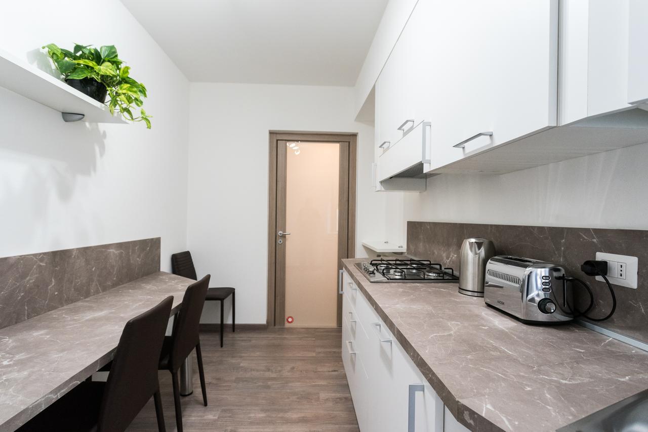 Central & Modern Apartment By Rent All 科莫 外观 照片