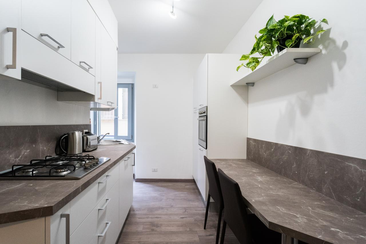 Central & Modern Apartment By Rent All 科莫 外观 照片