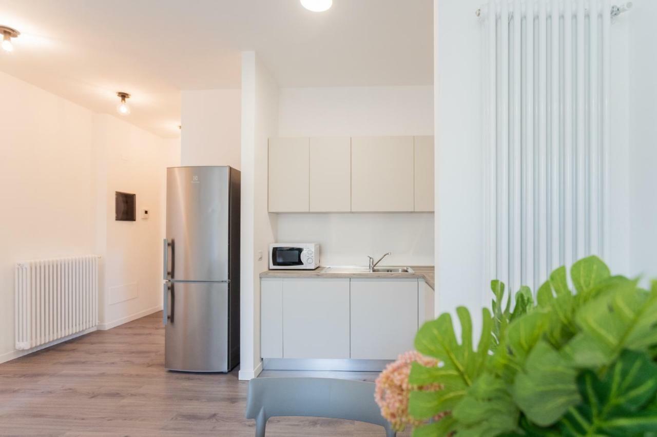 Central & Modern Apartment By Rent All 科莫 外观 照片