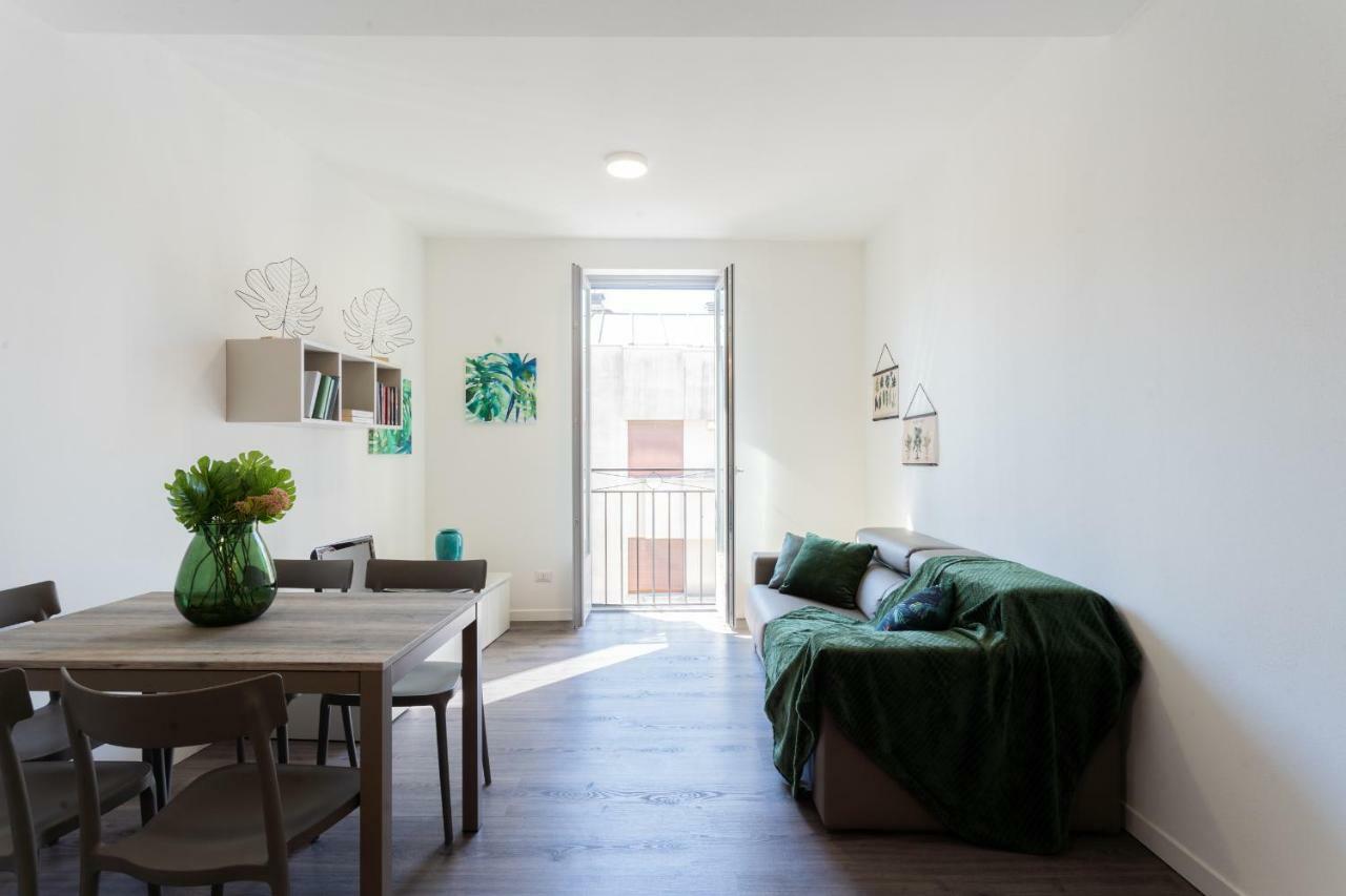 Central & Modern Apartment By Rent All 科莫 外观 照片