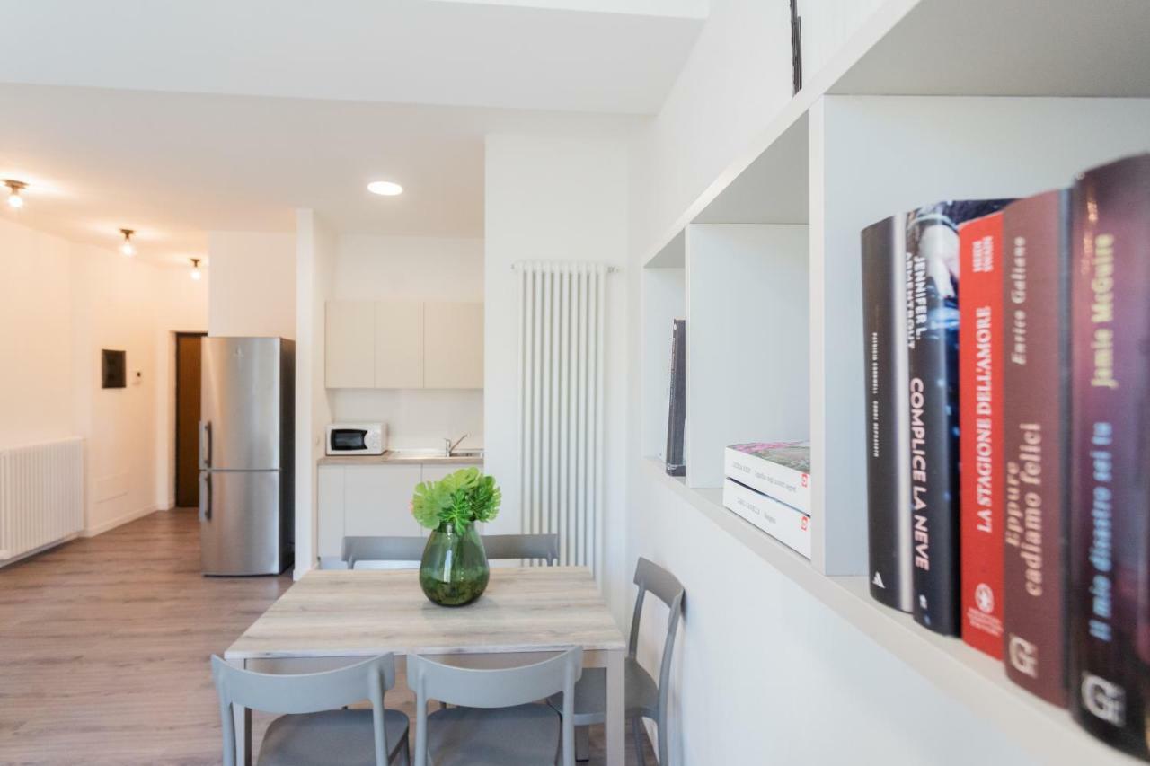 Central & Modern Apartment By Rent All 科莫 外观 照片