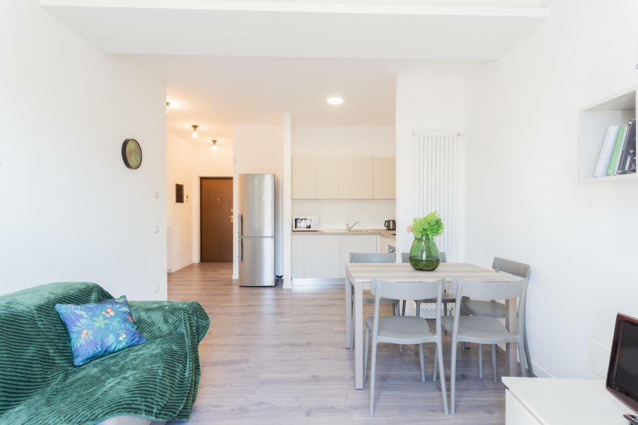 Central & Modern Apartment By Rent All 科莫 外观 照片