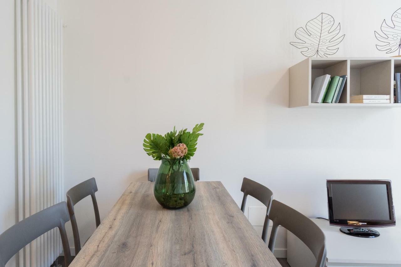 Central & Modern Apartment By Rent All 科莫 外观 照片