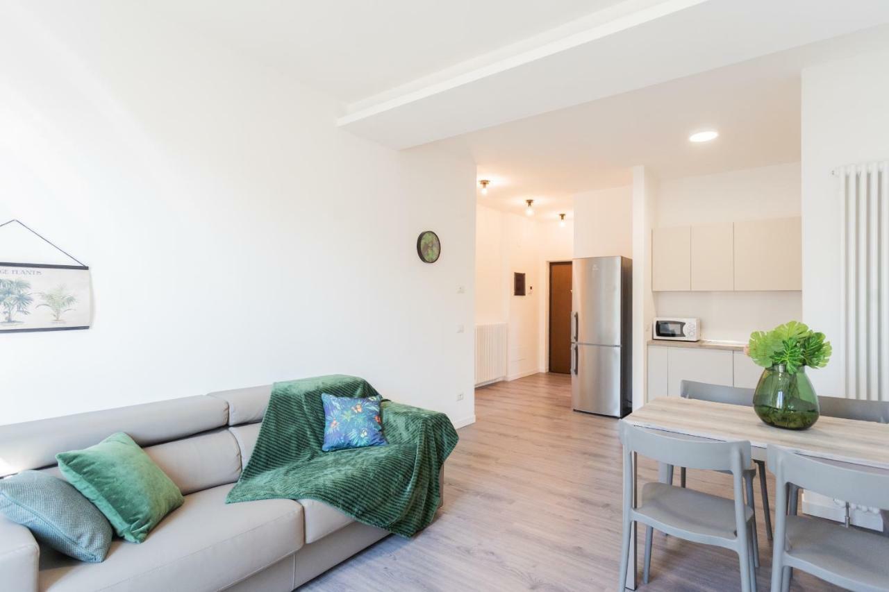 Central & Modern Apartment By Rent All 科莫 外观 照片